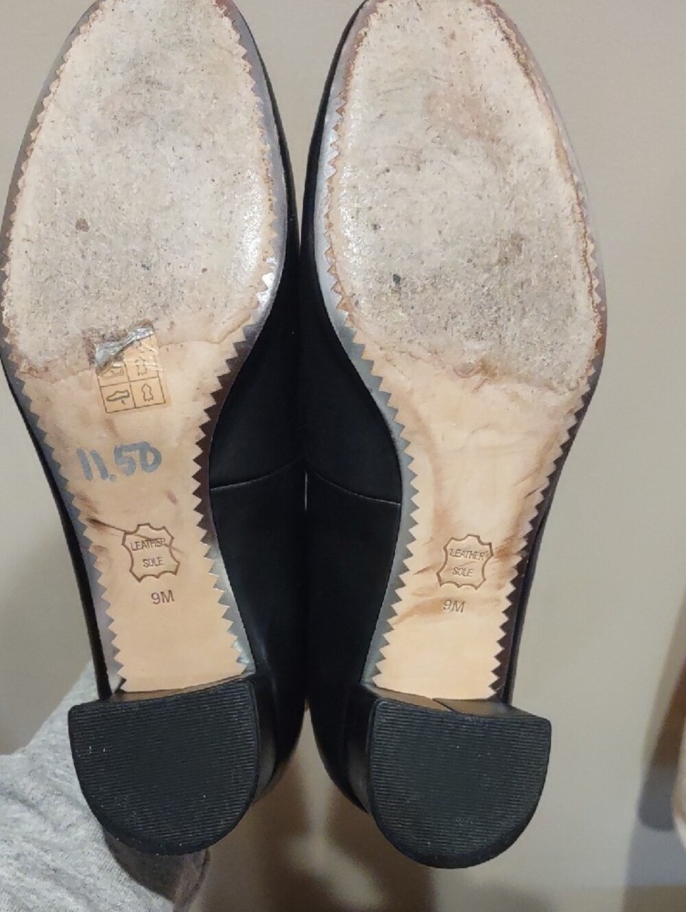 Tory Burch Black Leather Chunky Heel with Crystal Logo Medallion - Picture 6 of 15